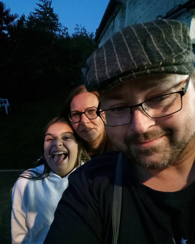 Artisan brasseur au travail